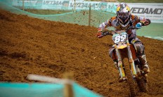 米兰体育-冰岛防线在尼日利亚风暴中崩塌，卡瓦哈尔彻底打爆防线的战术解析