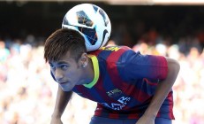 米兰体育下载-年度焦点之战之夜，班凯罗制胜表现铸就传奇