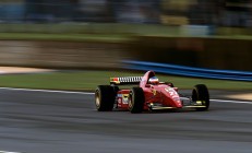 米兰体育app入口-雷霆制霸尼克斯，欧冠淘汰赛焦点战的战术启示