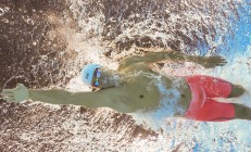 米兰体育-绿茵场与麦田的共振，弗拉霍维奇爆发背后的澳大利亚式收割哲学