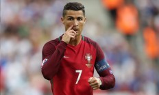 米兰体育下载-马赛奇迹夜，阿坎吉统治级数据铸就逆转奥地利史诗