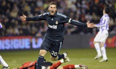 米兰体育官网-硬仗之王巴斯托尼与雷恩的压制艺术，当意式坚韧遇上法式连续得分风暴