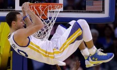 米兰体育下载-梅赛德斯横扫迈凯伦，皮亚斯特里火热状态难挽狂澜