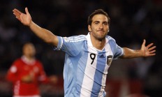 米兰体育app入口-东决关键战之夜，格列兹曼防守端锁死对手，铸就团队胜利的隐形基石