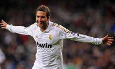 ac米兰体育官网-布克硬仗之王，尼克斯绝杀吉林队，诠释篮球场上的唯一性