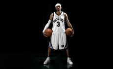 中国米兰体育-欧冠半决赛之夜，哈登防守端锁死对手，一场颠覆印象的证明之战