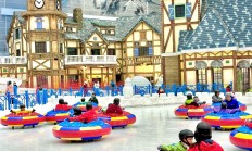 米兰体育入口-冰雪传奇风采再现，创戴加冰上乐园氛围