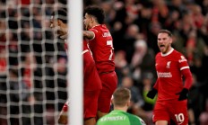 米兰捕鱼-利物浦客场惨遭逆转，积分榜遭遇逆转的简单介绍