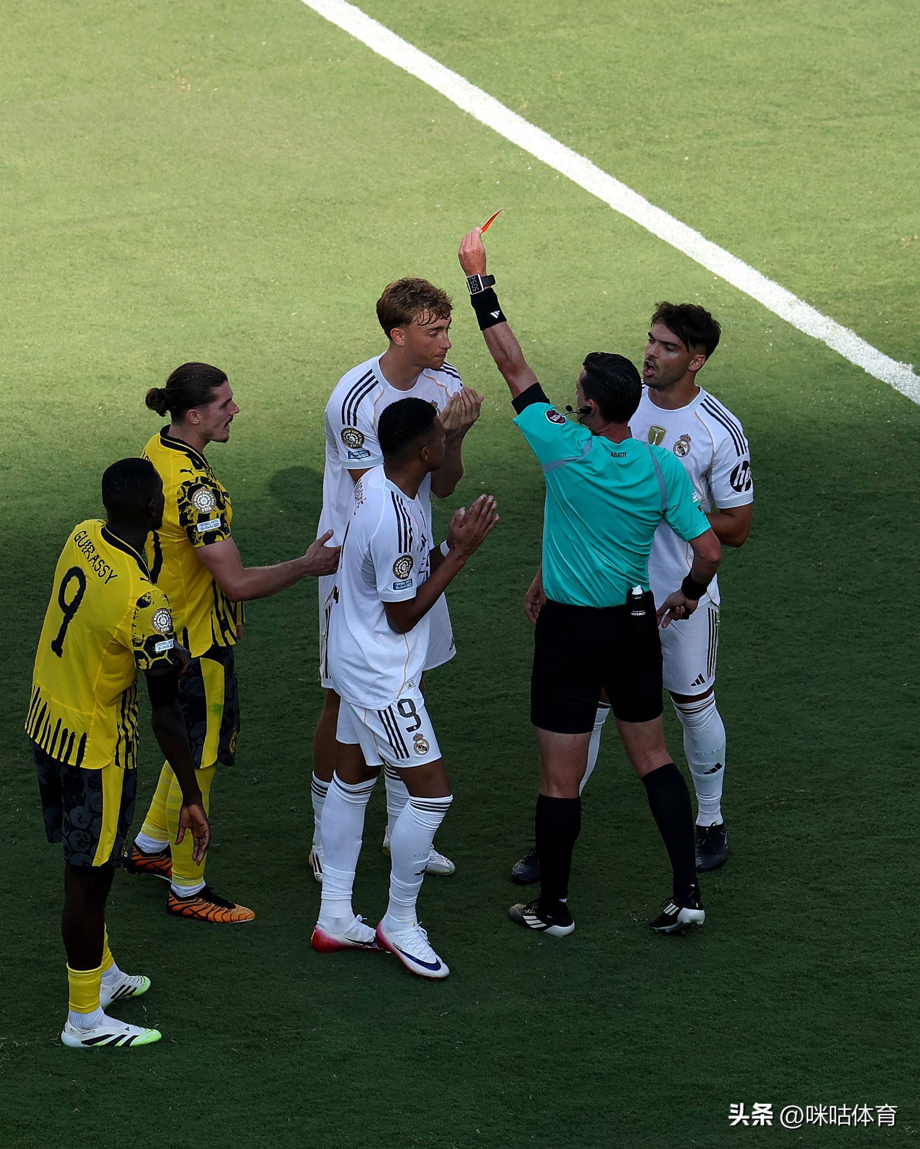 包含博洛尼亚主场险胜，门将连续神扑扛起守护重任的词条