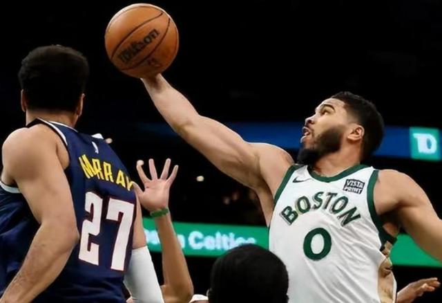 紧张角逐！赛场上风云变幻！的简单介绍