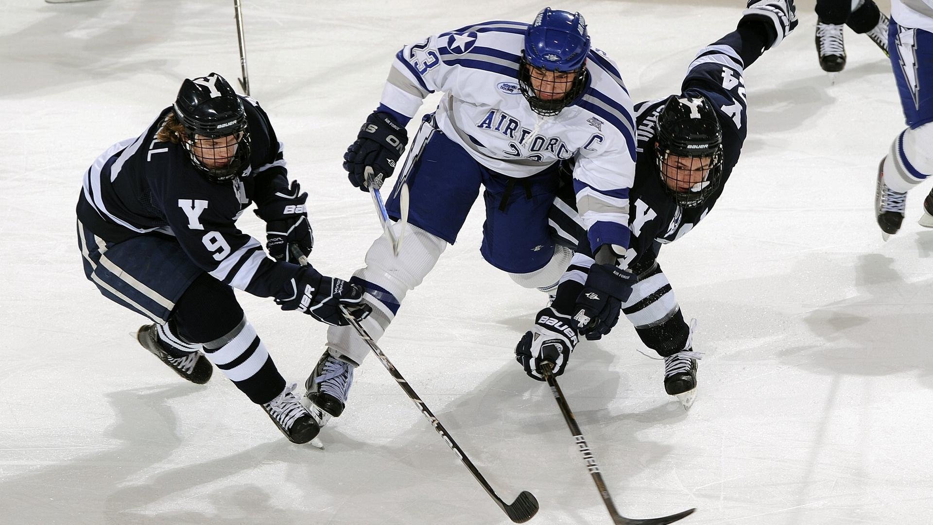 意甲焦点战之夜，霍勒迪连续得分拉开差距，独舞照亮绿茵场