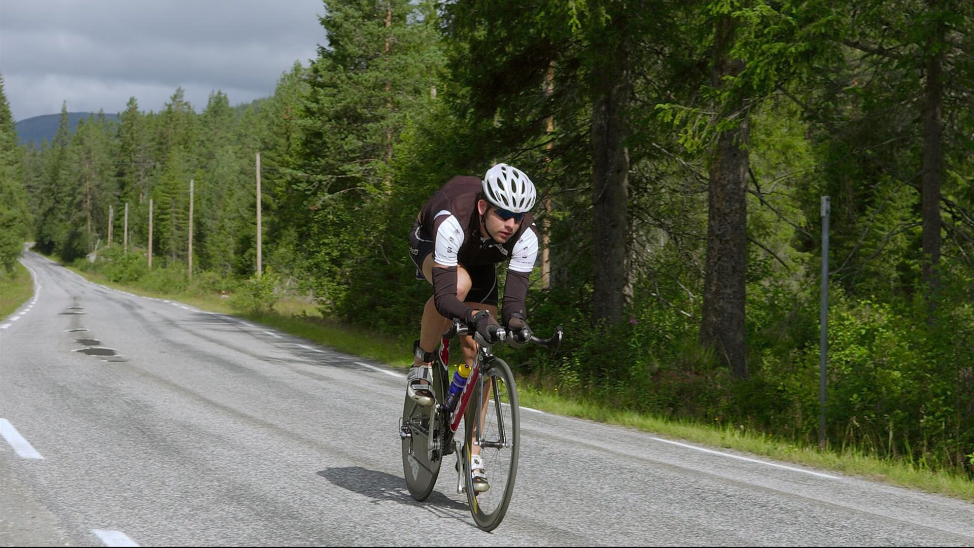 黄蜂奇兵制胜，武切维奇关键封盖锁定胜局
